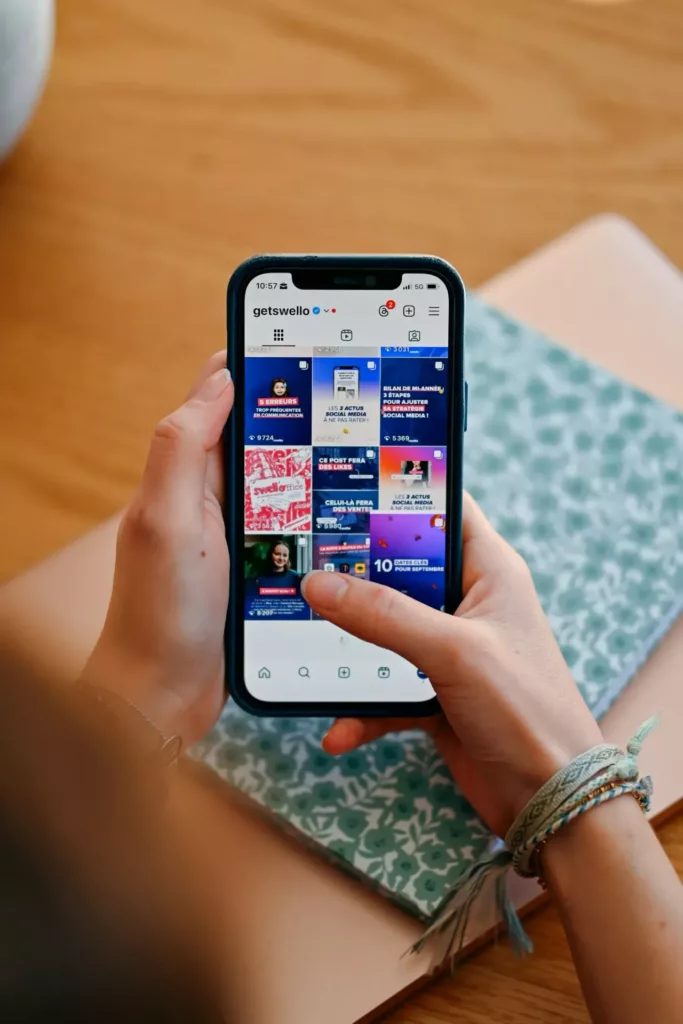 Gestion des réseaux sociaux et community management sur smartphone