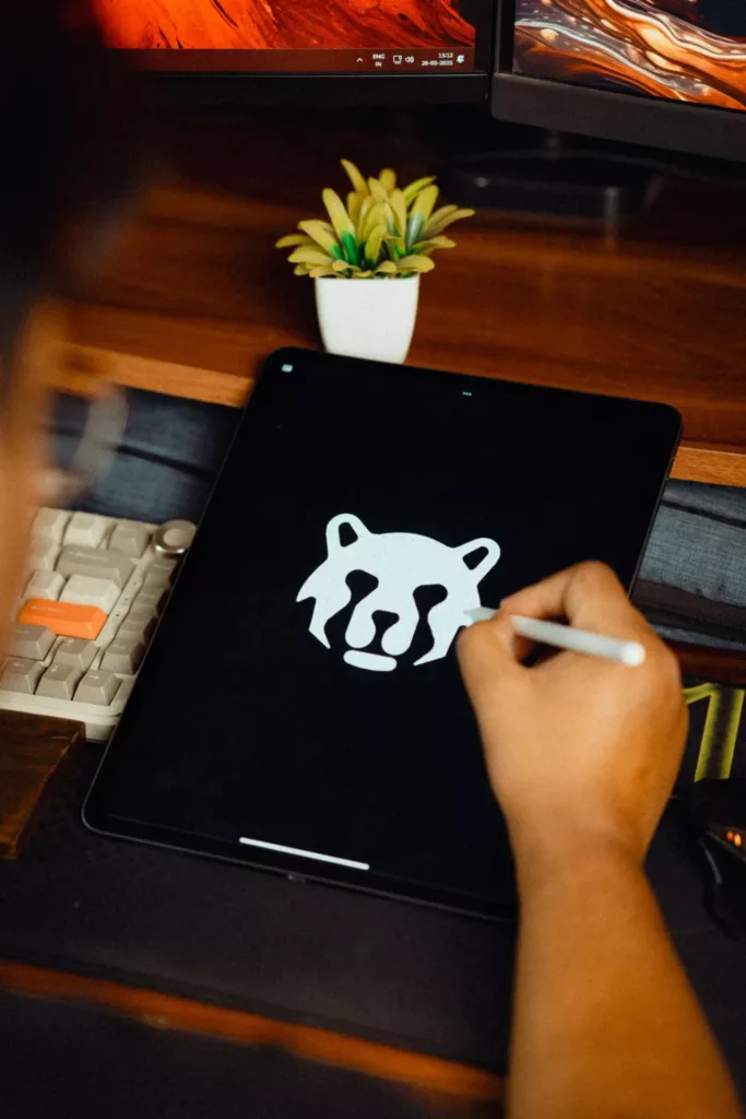 Création de logo et d’identité visuelle sur tablette graphique